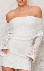 MINI ROBE TEXTURÉE CRÈME À COL BARDOT ET MANCHES ÉVASÉES