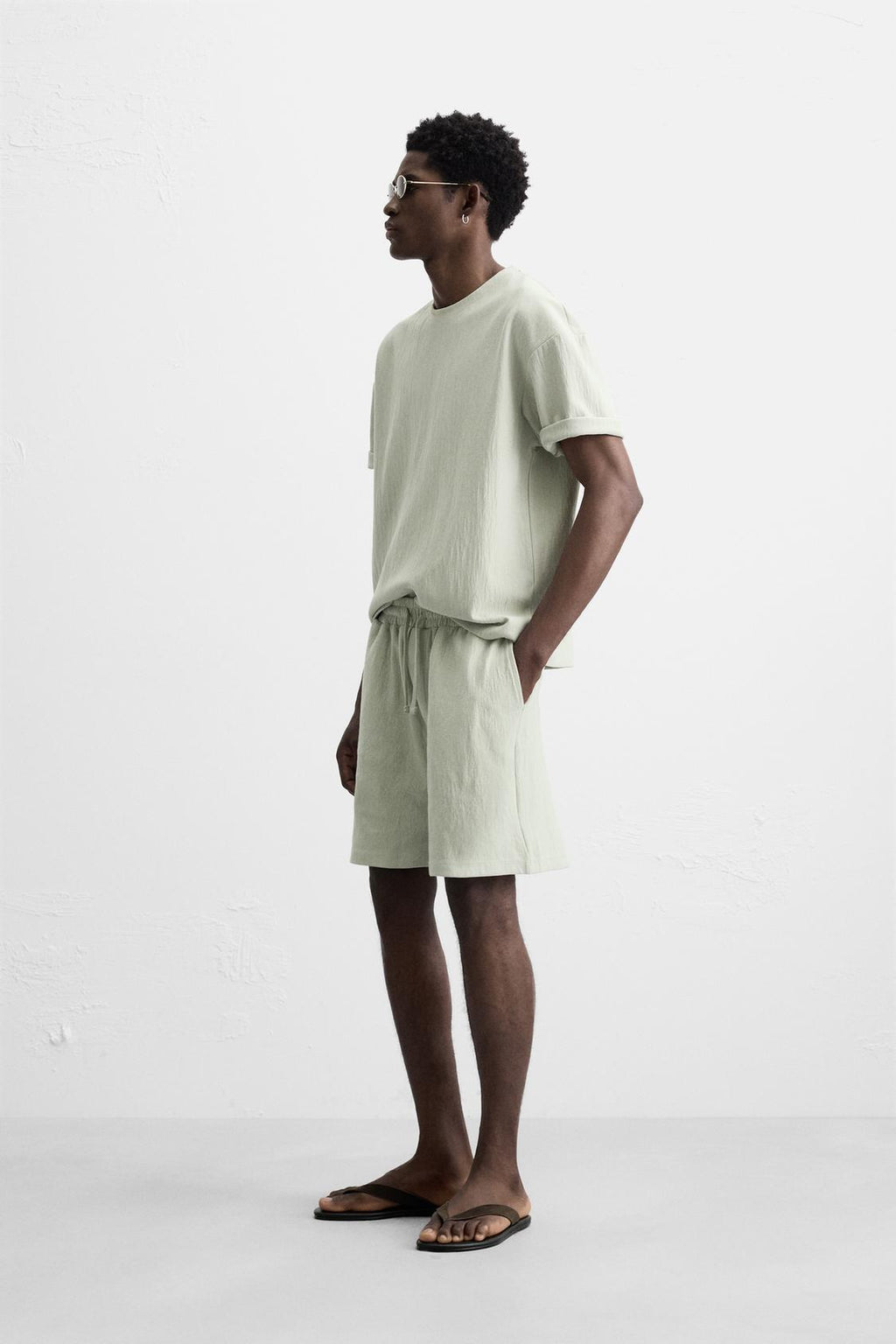 T-SHIRT RELAXED FIT STRUCTURÉ