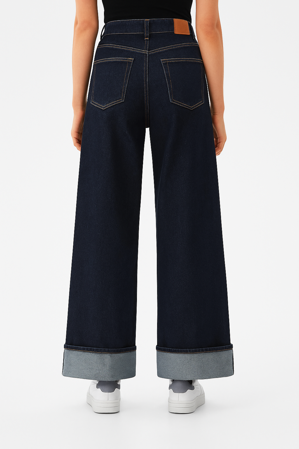 JEAN LARGE À REVERS CONTRASTÉS