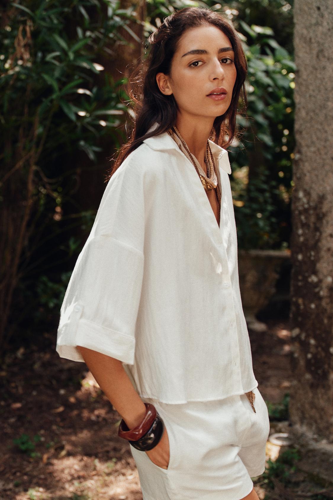 CHEMISE MANCHES COURTES LARGES