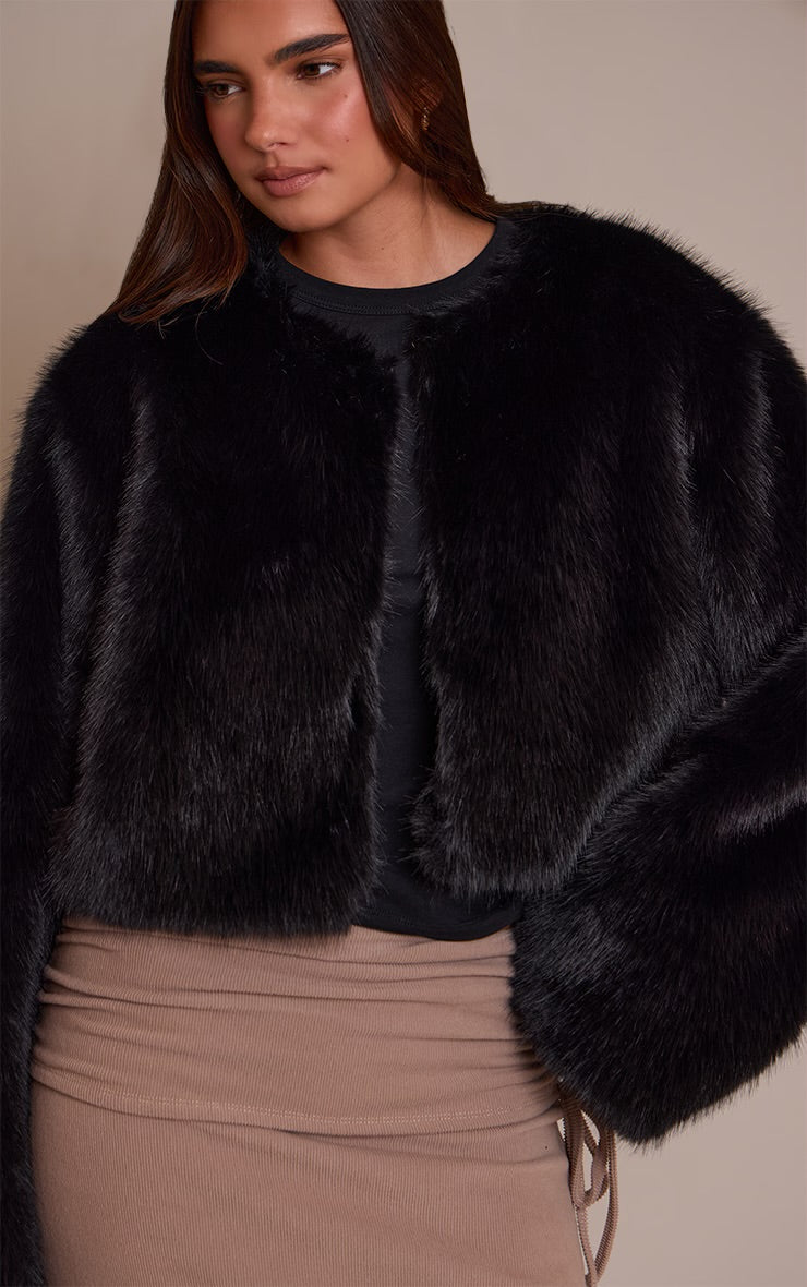 MANTEAU COURT EN FAUSSE FOURRURE