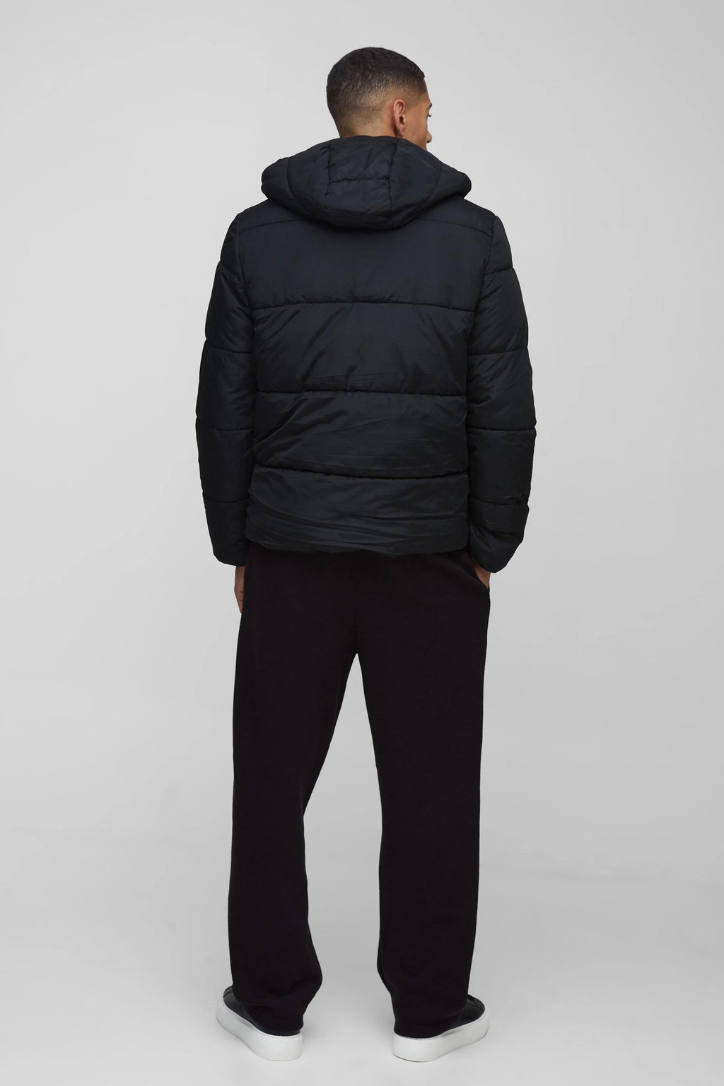 DOUDOUNE MATELASSÉE À CAPUCHE EN NOIR