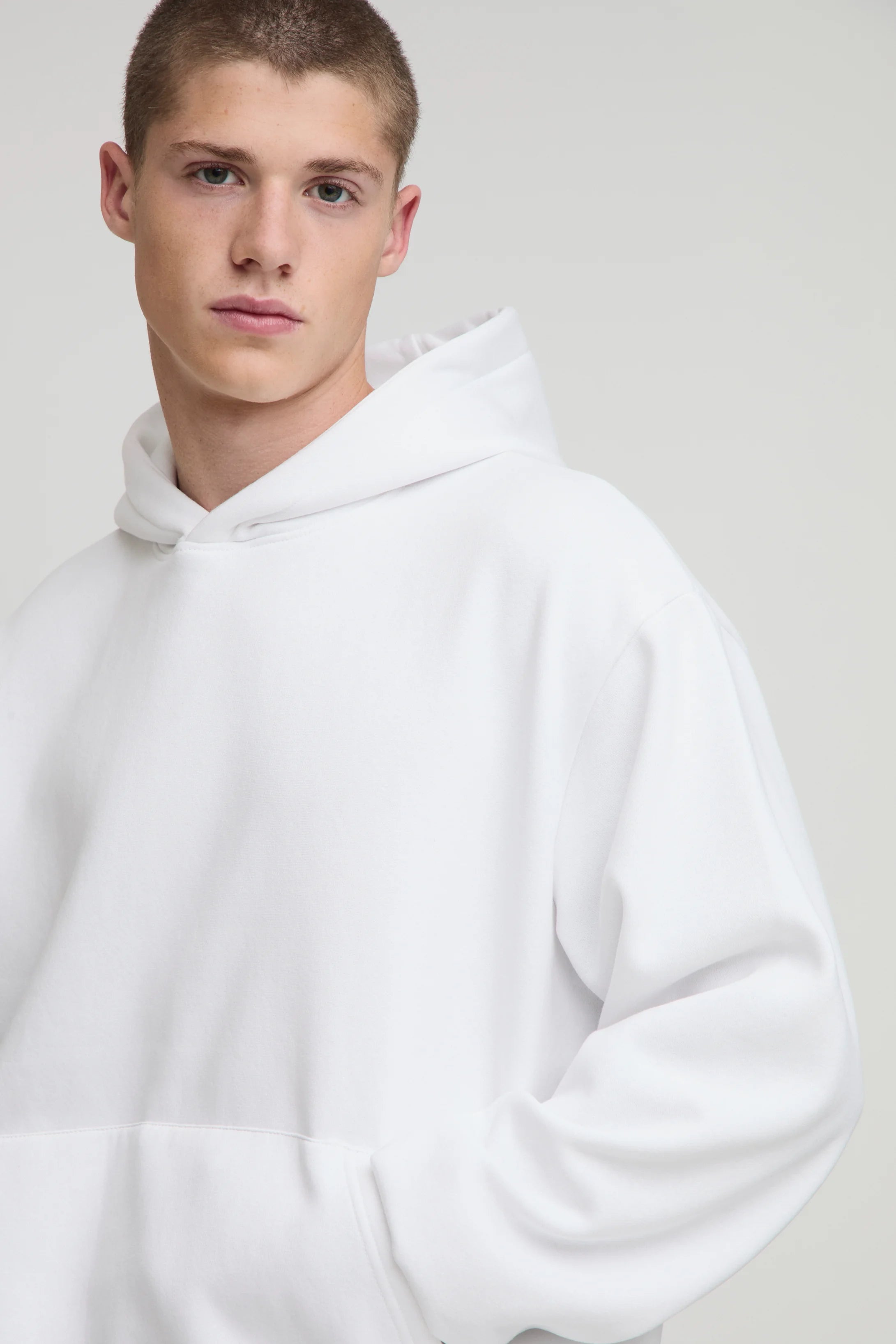 SWEAT À CAPUCHE OVERSIZE BASIQUE