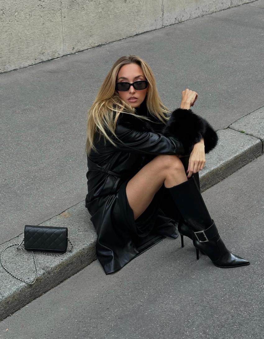 MANTEAU EN SIMILICUIR ET FAUSSE FOURRURE