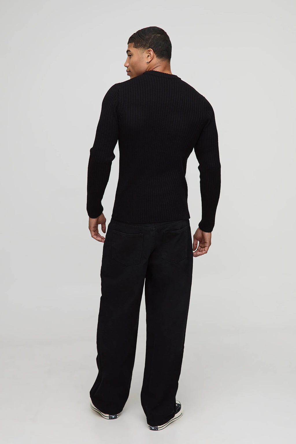 MUSCLE FIT RIBBED KNITTED JUMPER