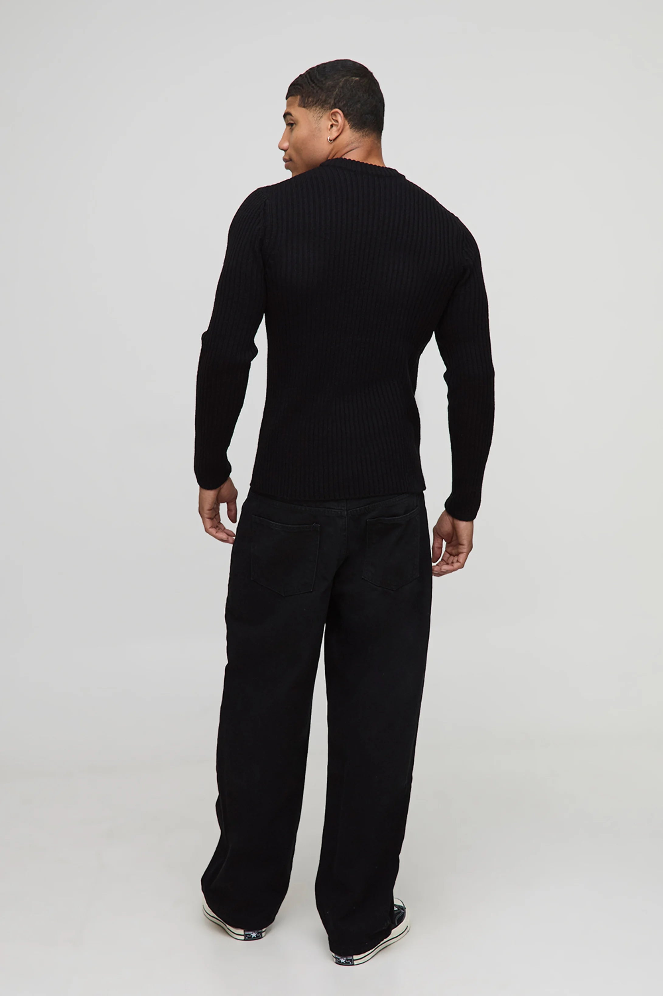 MUSCLE FIT RIBBED KNITTED JUMPER