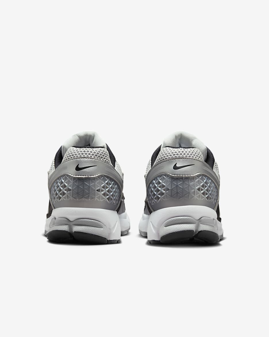 Nike Zoom Vomero 5 - Noir / Blanc