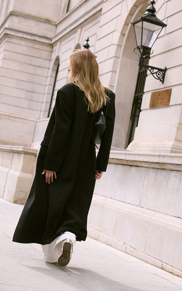 MANTEAU STRUCTURÉ OVERSIZE NOIR À DOUBLE BOUTONNIÈRE