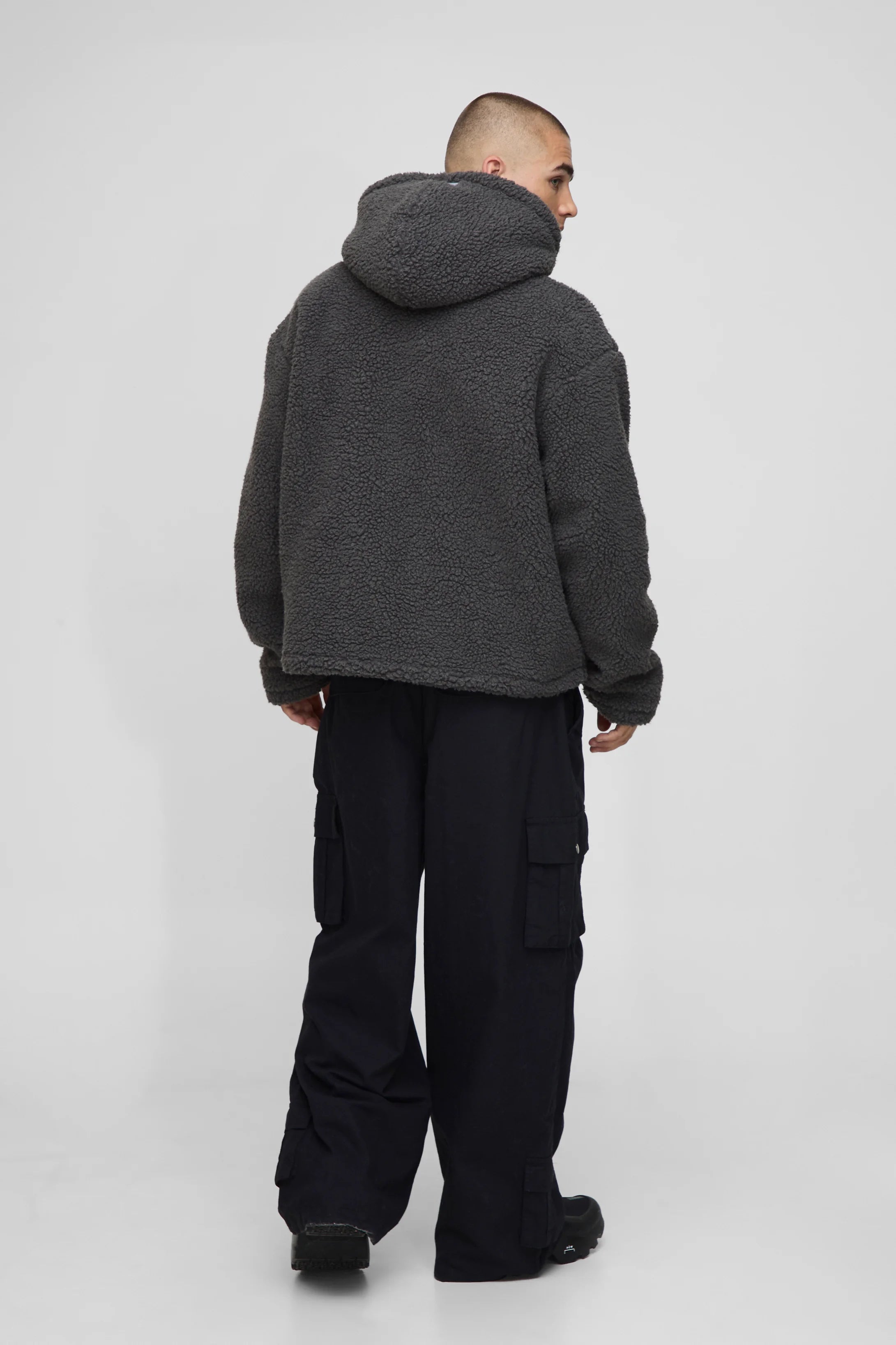 VESTE OVERSIZE À CAPUCHE EN POLAIRE