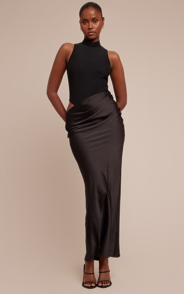 ROBE LONGUE EN MESH À COL NAGEUR ET JUPE SATINÉE