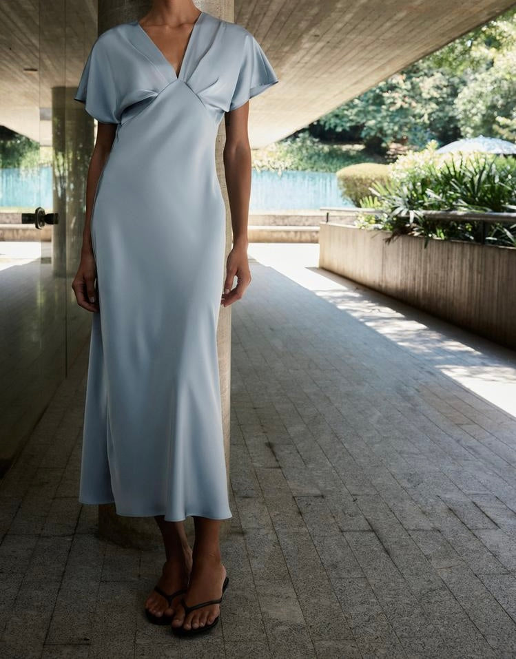 Robe mi-longue satinée - bleu clair