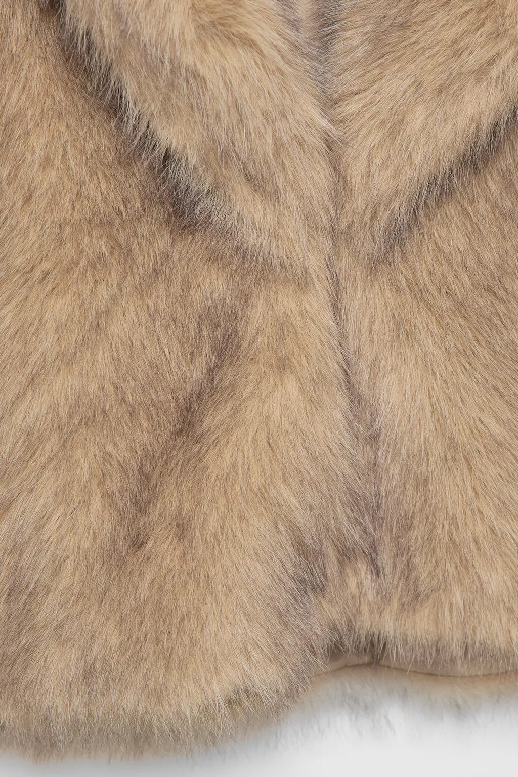 MANTEAU COURT EN FAUSSE FOURRURE