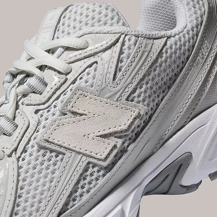 NEW BALANCE 740 - GRIS / BLANC