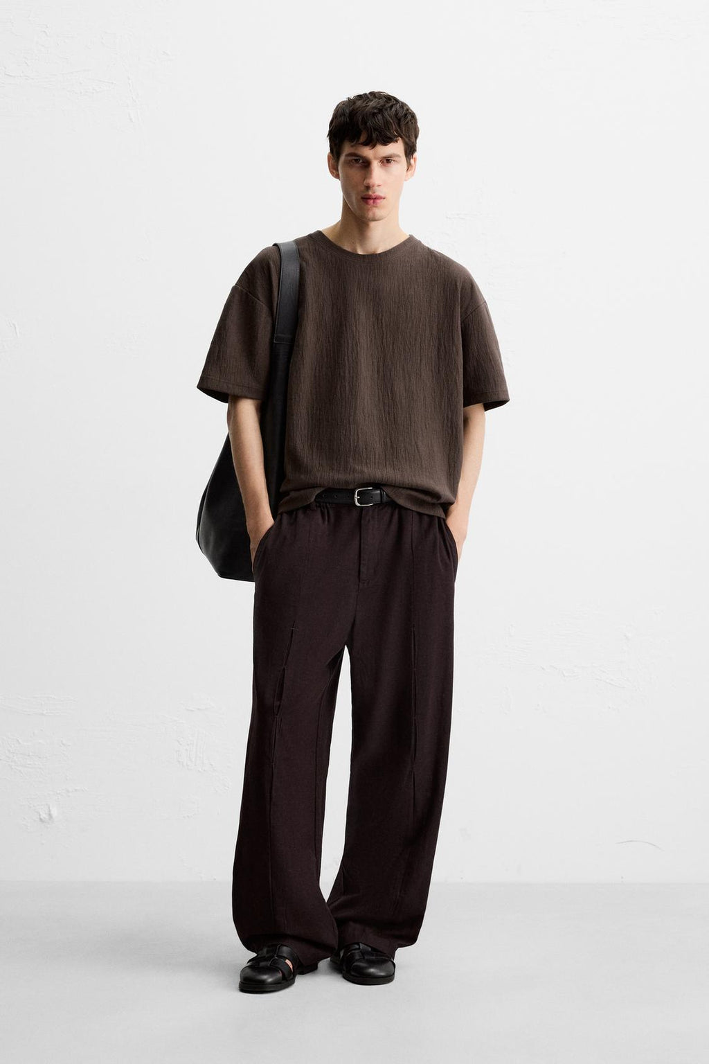 T-SHIRT RELAXED FIT STRUCTURÉ