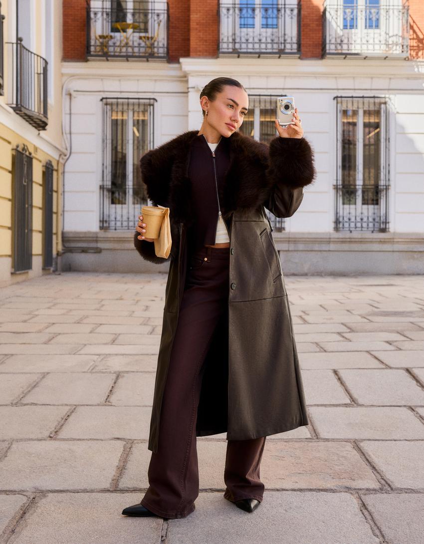 MANTEAU EN SIMILICUIR ET FAUSSE FOURRURE