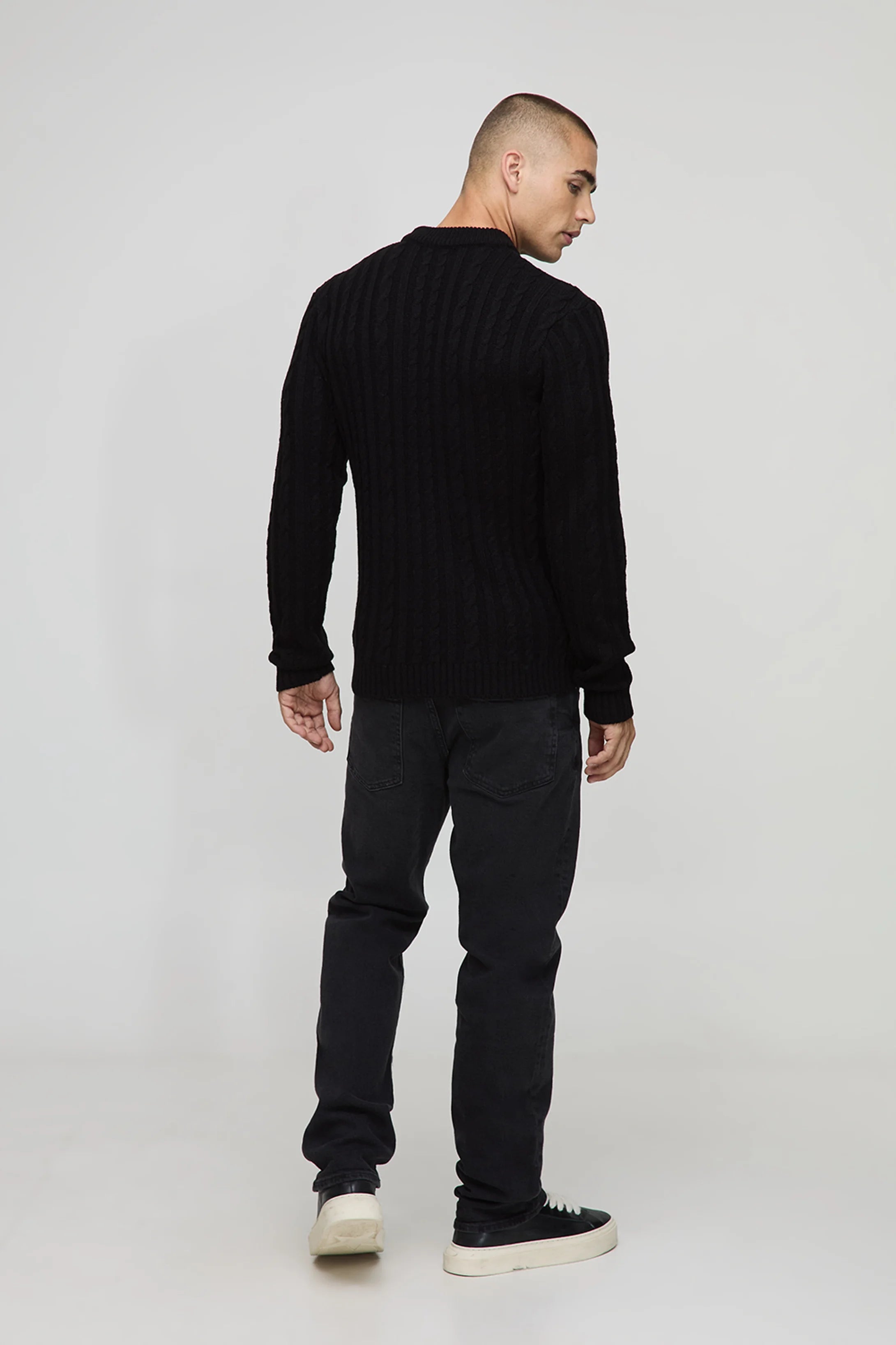 MUSCLE FIT CABLE KNITTED JUMPER