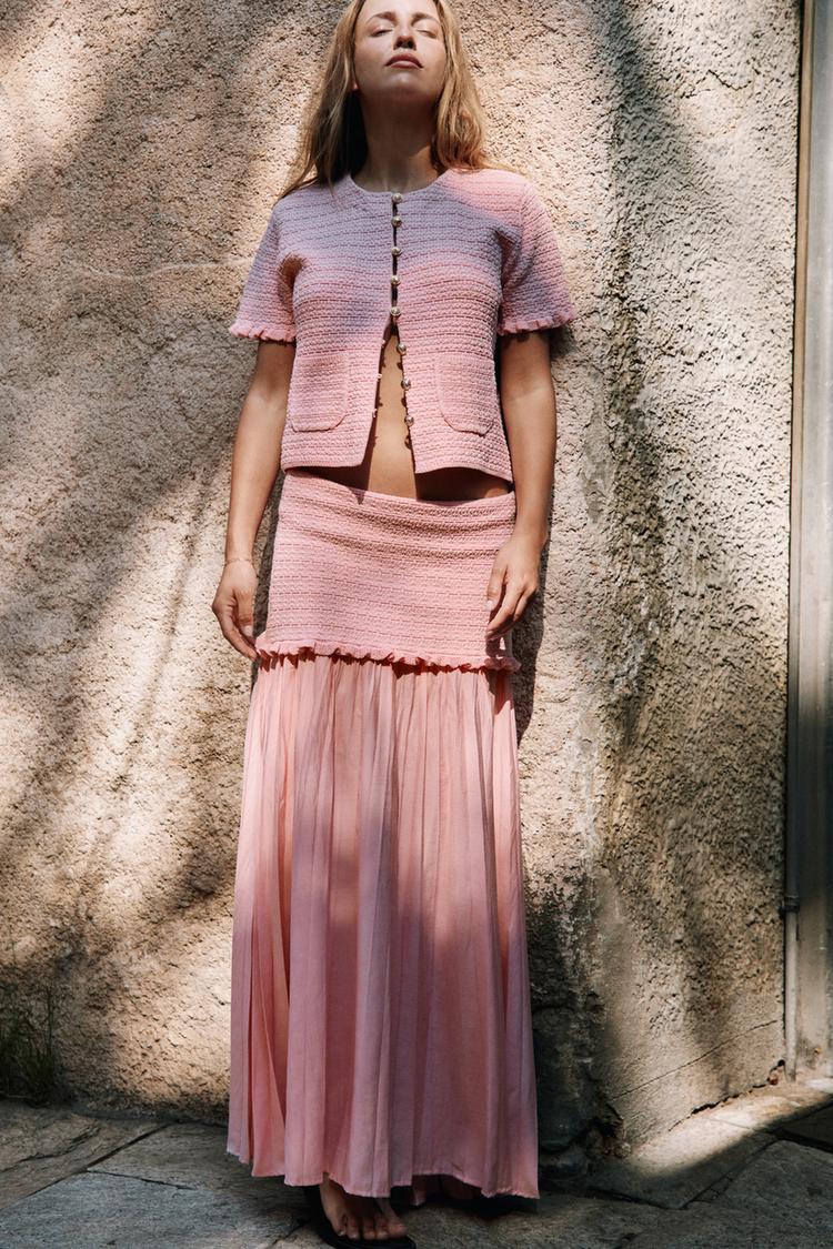 JUPE EN MAILLE EN MATIÈRES VARIÉES