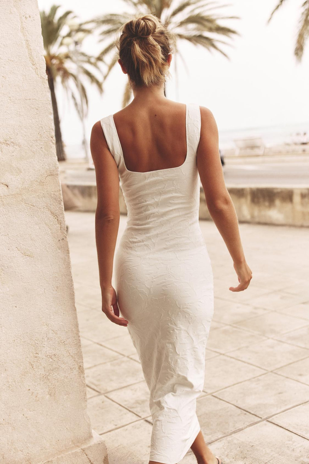 ROBE DECOLLETÉ CARRÉ STRETCH