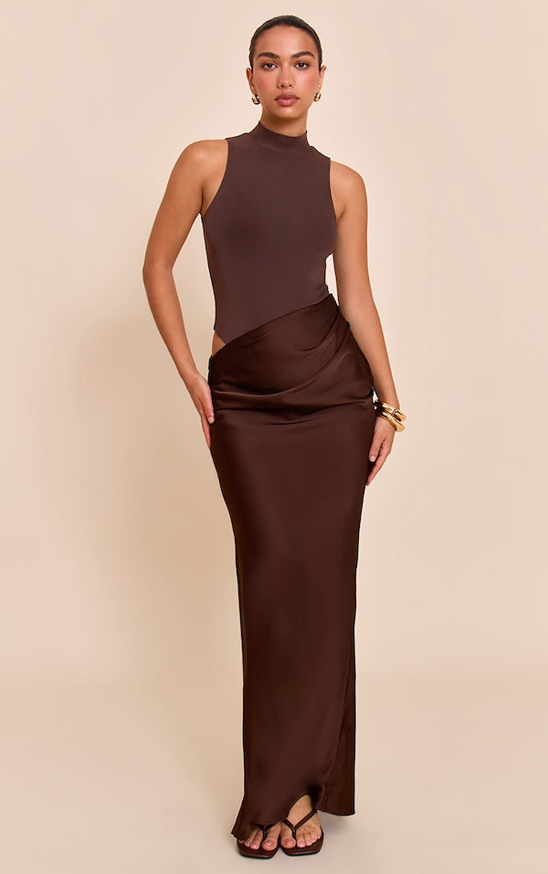 ROBE LONGUE EN MESH À COL NAGEUR ET JUPE SATINÉE