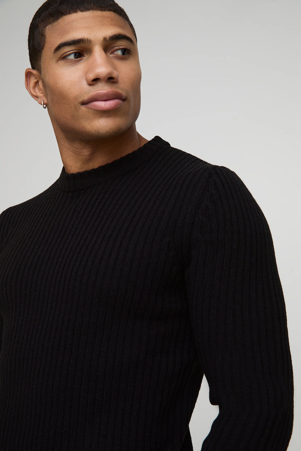 MUSCLE FIT RIBBED KNITTED JUMPER