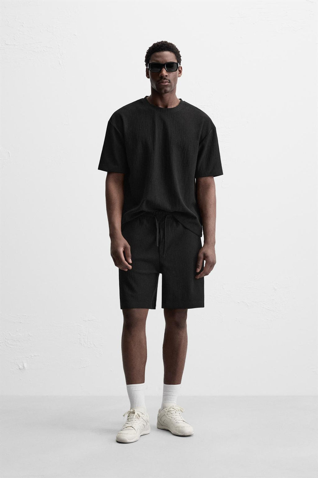 T-SHIRT RELAXED FIT STRUCTURÉ