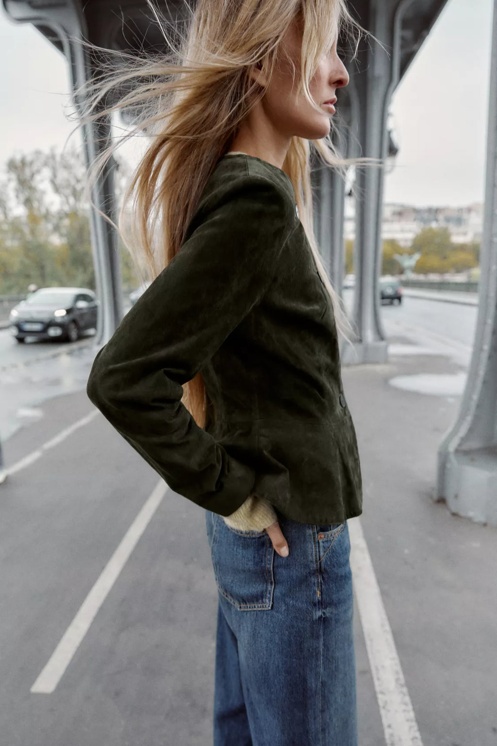 BLOUSON 100% CUIR À BASE ÉVASÉE