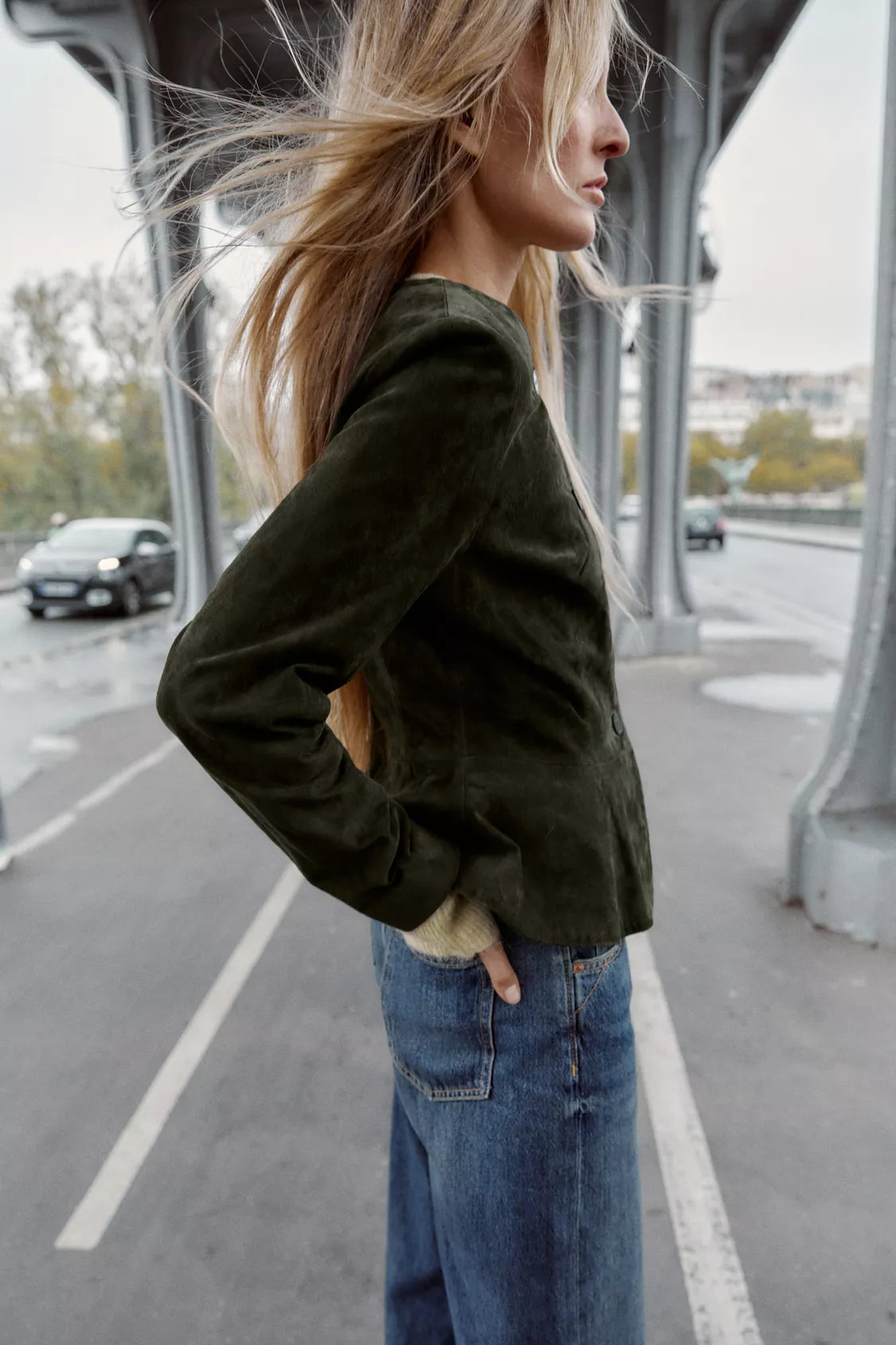 BLOUSON 100% CUIR À BASE ÉVASÉE