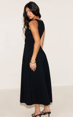 ROBE LONGUE NOIRE SANS MANCHES À COL ROND