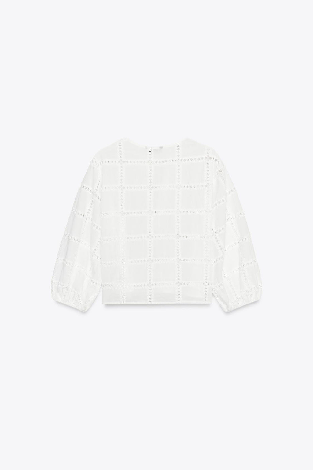 BLOUSE COURTE BRODÉE ET PERFORÉE