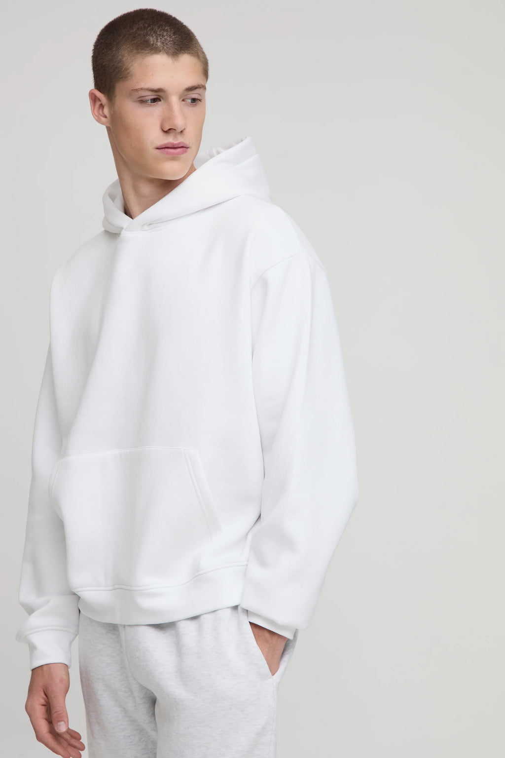 SWEAT À CAPUCHE OVERSIZE BASIQUE