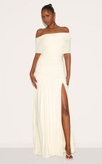 ROBE LONGUE MOULANTE BLEUE FRONCÉE À COL BARDOT SUPERPOSÉ ET ÉPAULE UNIQUE