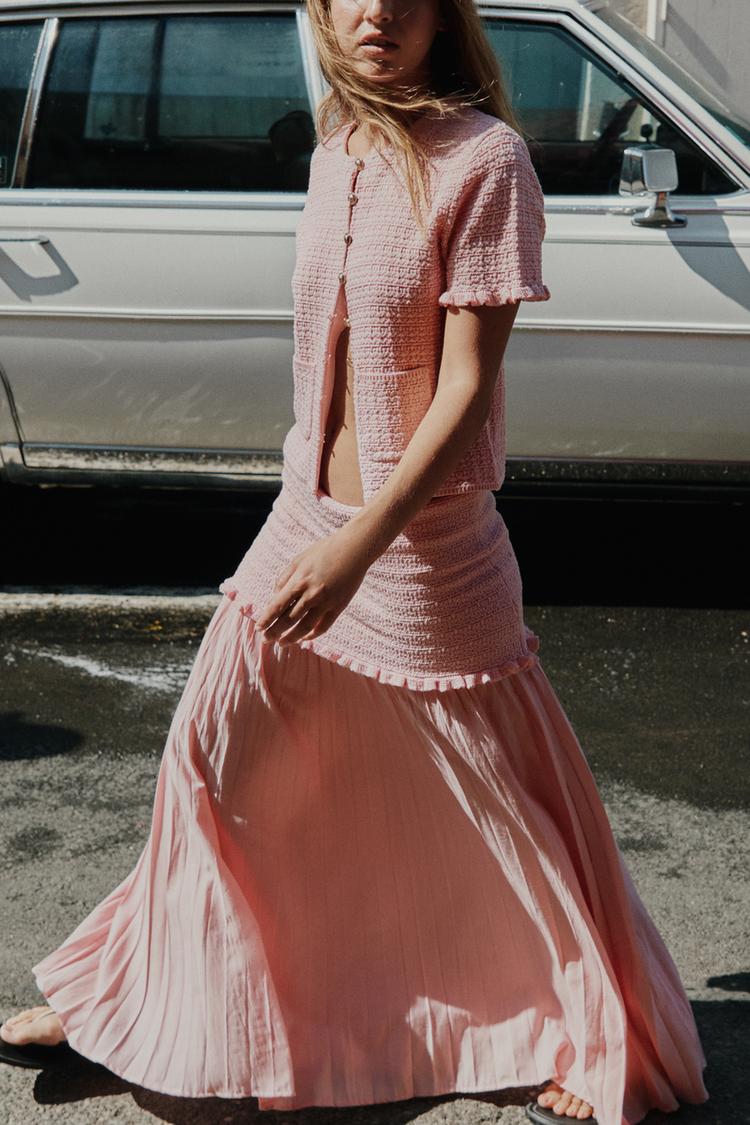 JUPE EN MAILLE EN MATIÈRES VARIÉES