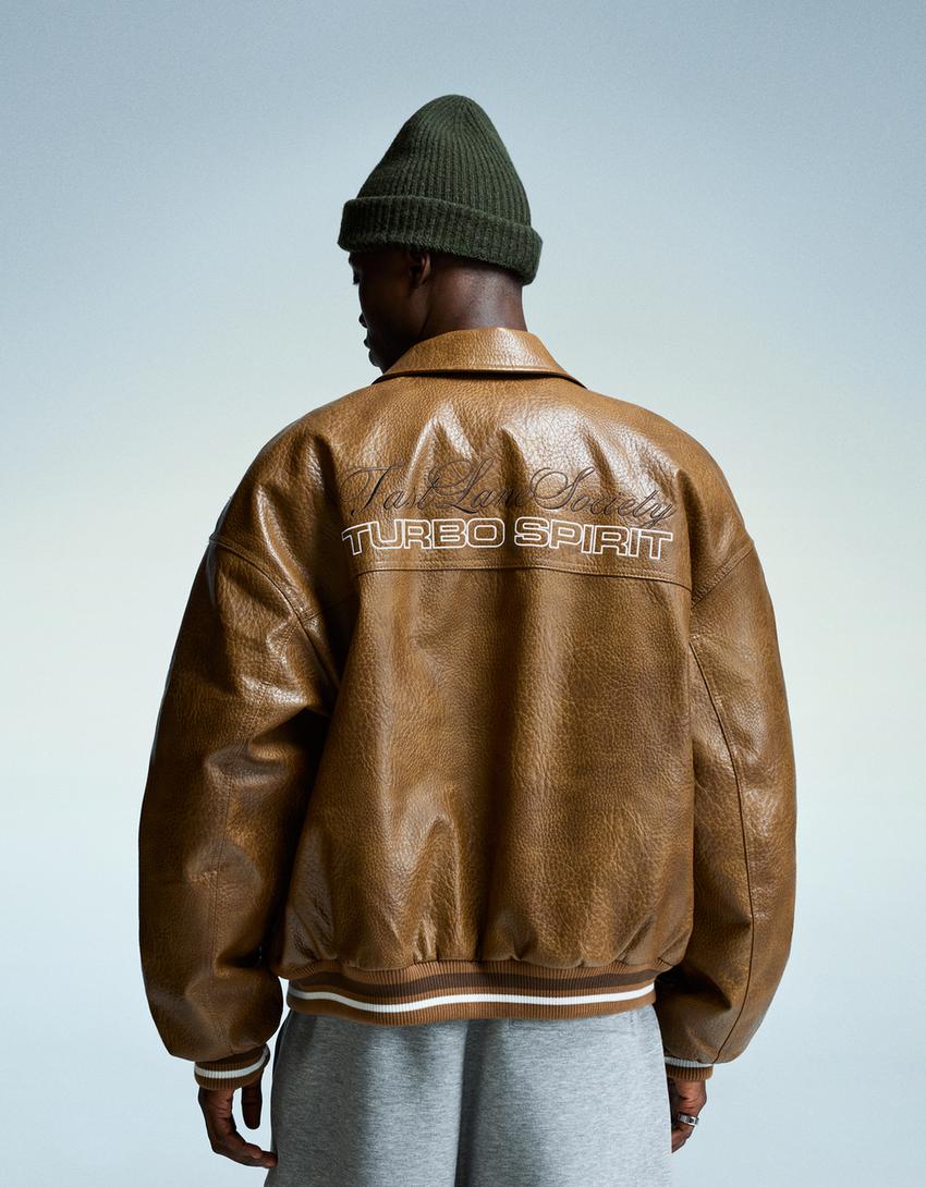 VESTE EN SIMILICUIR BRODÉ