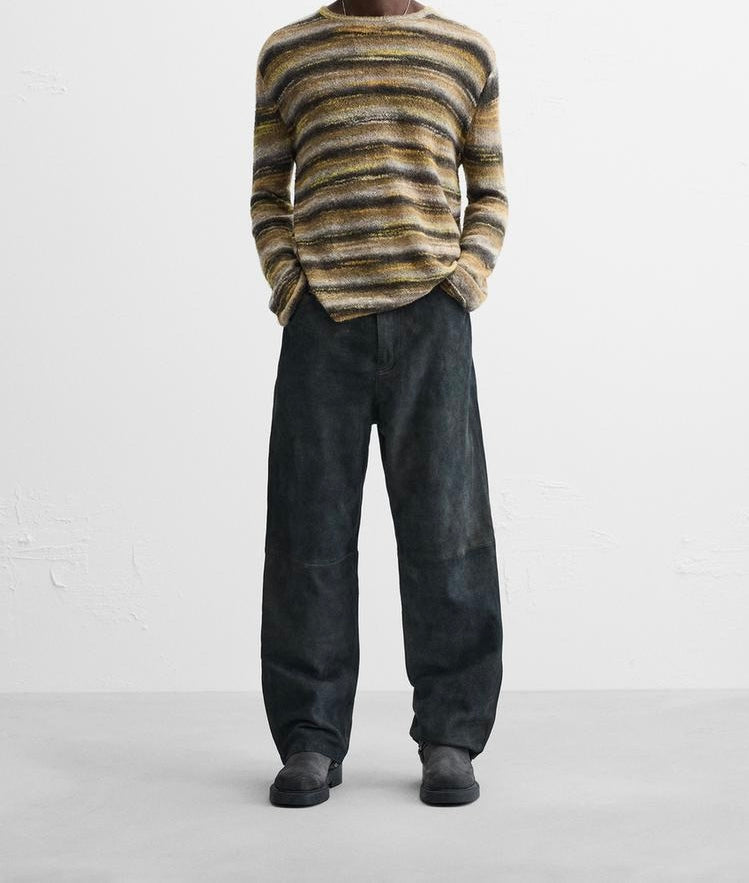 Pull à rayures irrégulières