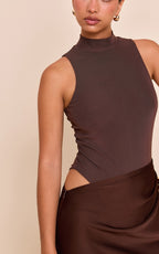 ROBE LONGUE EN MESH À COL NAGEUR ET JUPE SATINÉE