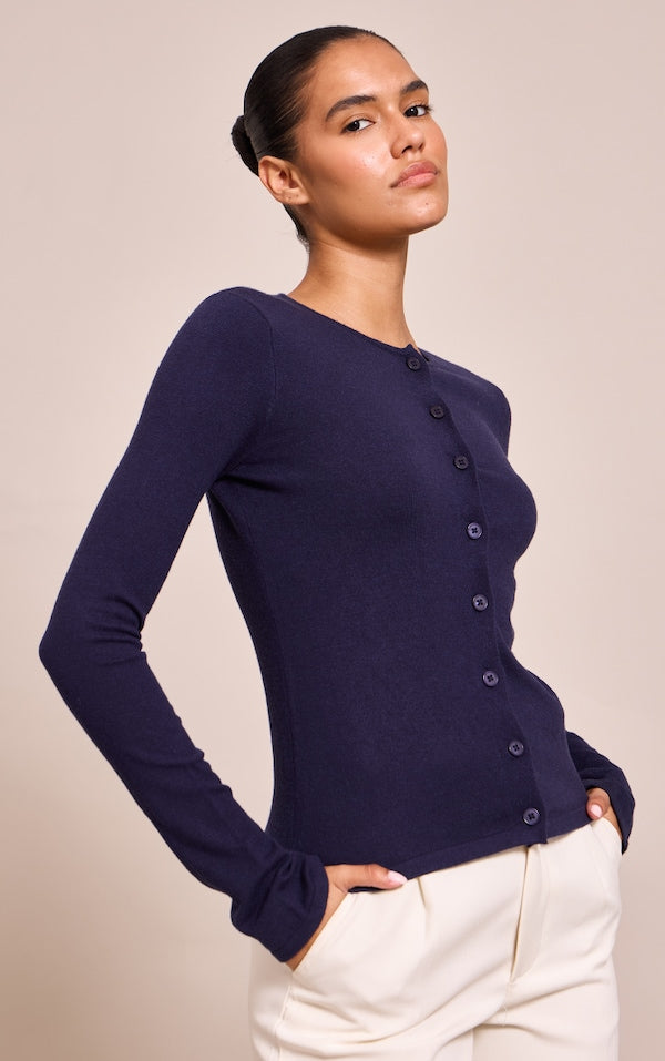 CARDIGAN EN MAILLE FINE À BOUTONS