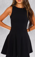 ROBE DROITE EN MAILLE TISSÉE STRETCH À COL NAGEUR ET DÉTAIL PLISSÉ