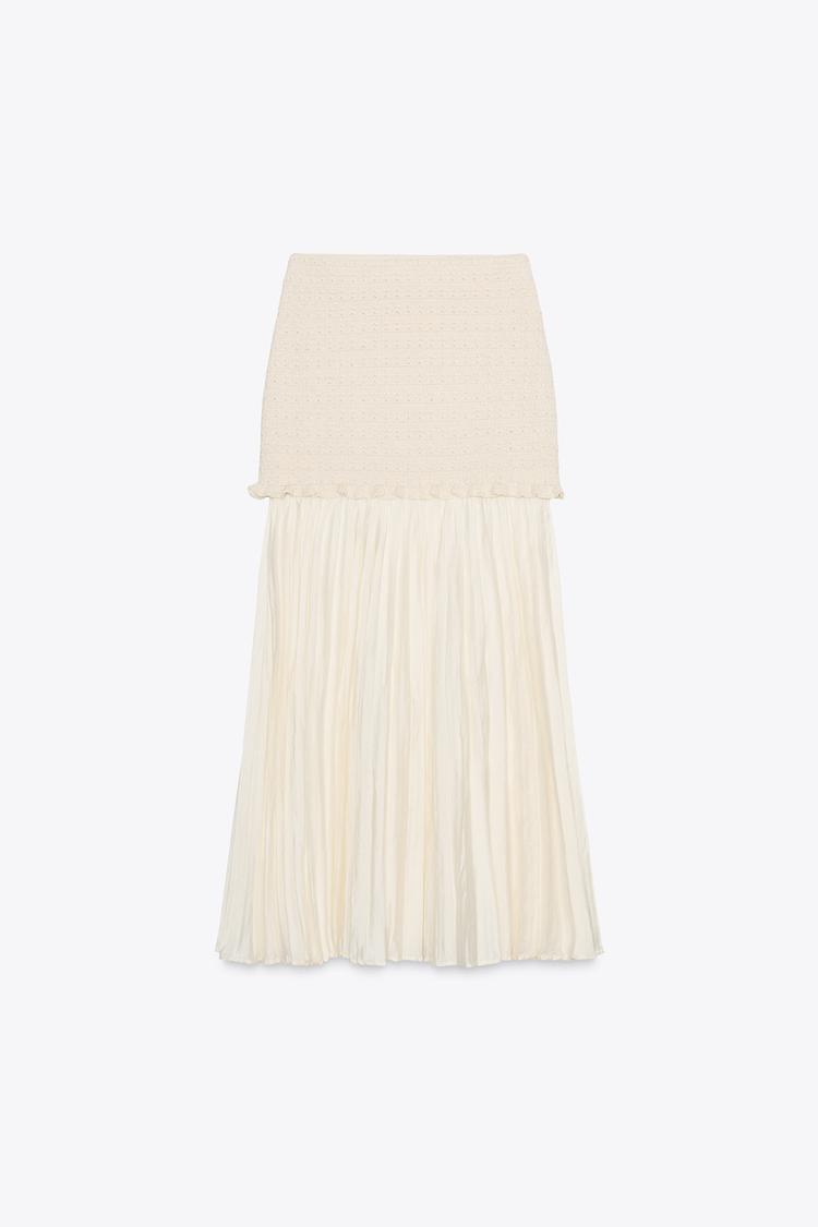 JUPE EN MAILLE EN MATIÈRES VARIÉES