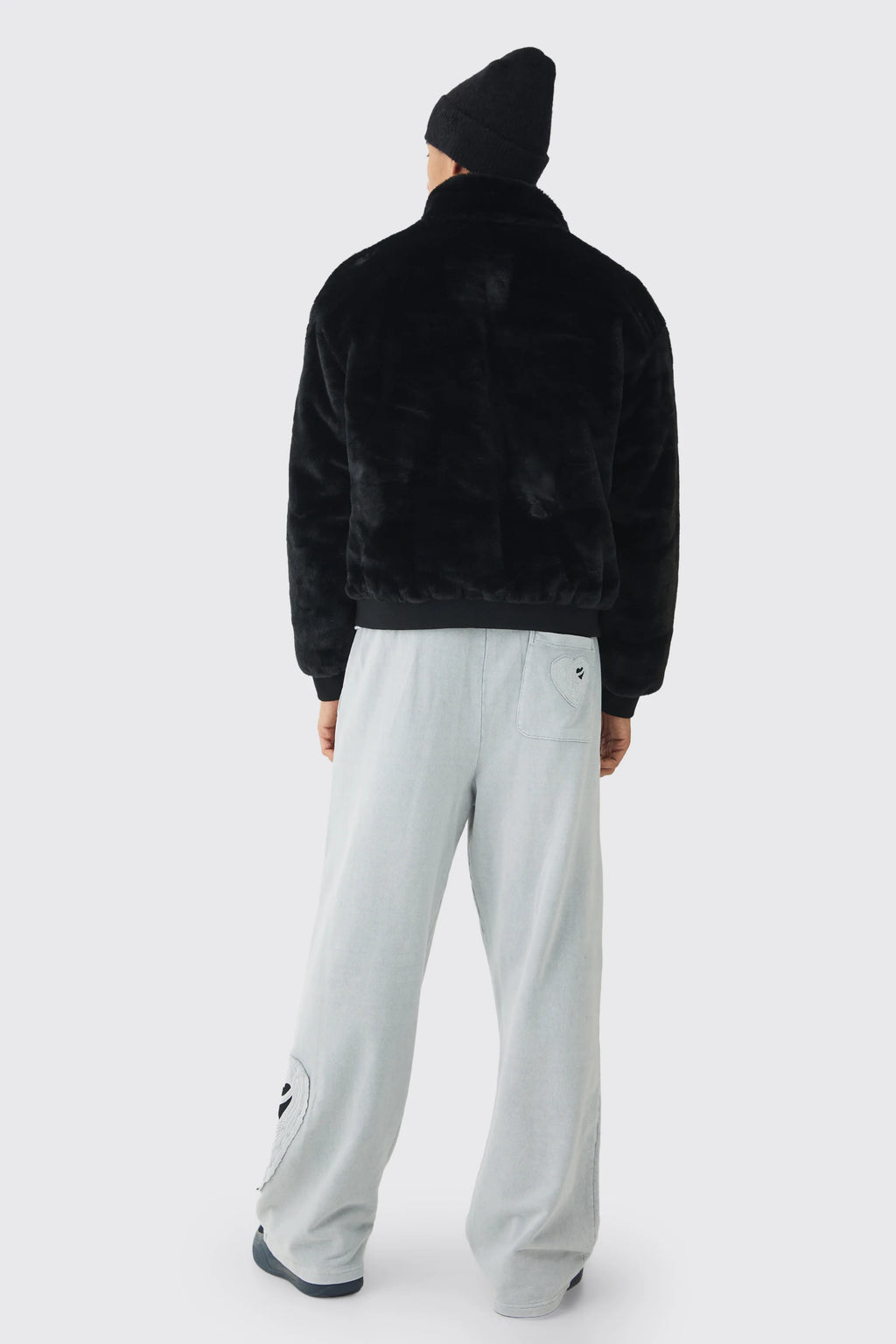 BOMBER EN SYNTHÉTIQUE À COL CHEMINÉE