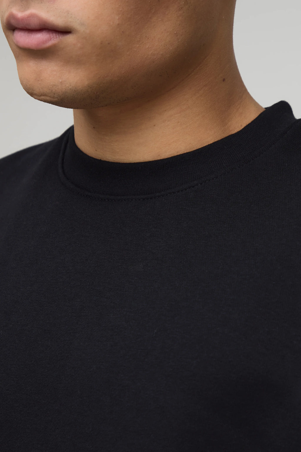 BASIC REGULAR FIT CREW NECK SWEATSHIRT