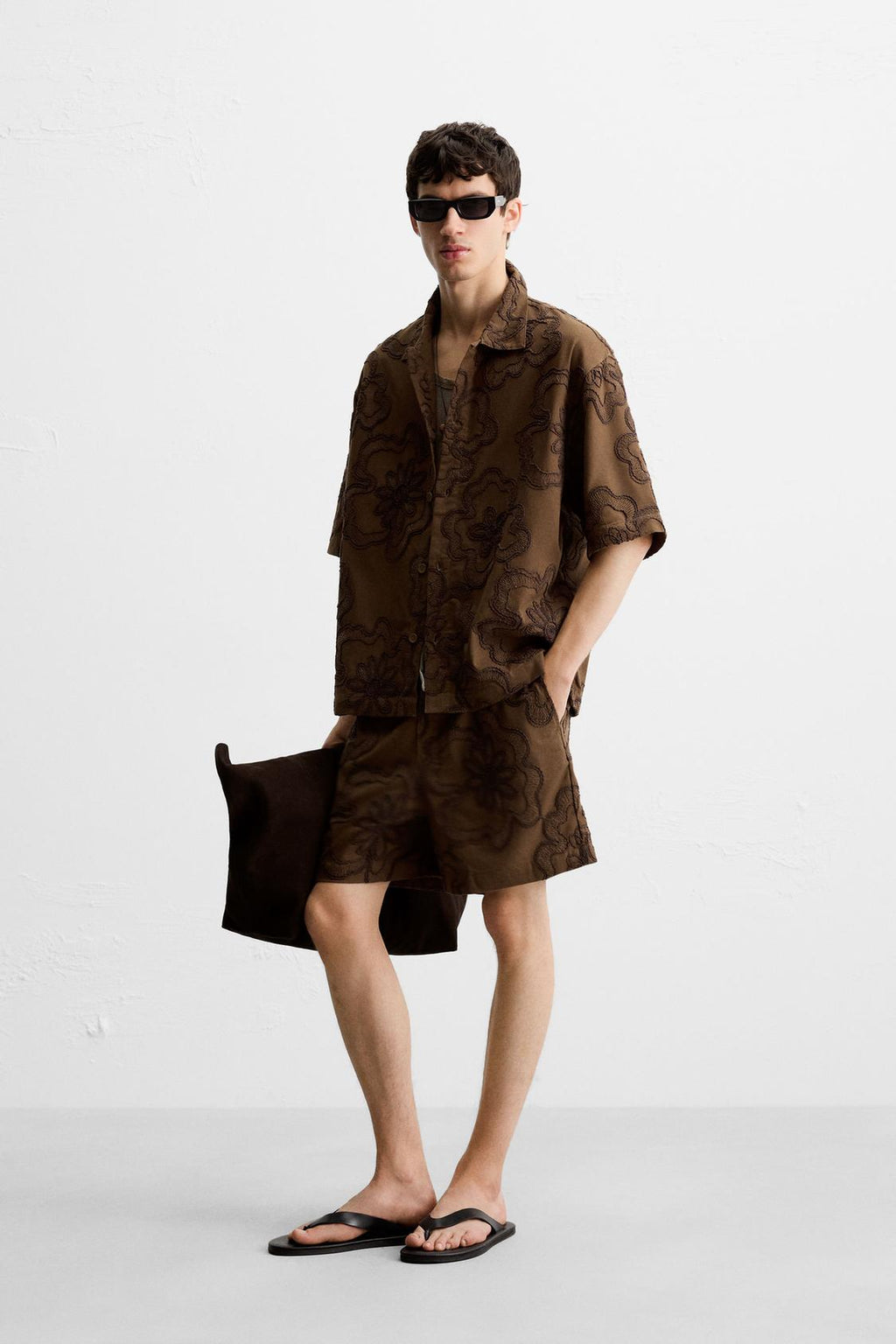 CHEMISE BRODERIES RELIEF