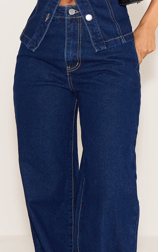 PETITE JEAN DROIT À TAILLE MI-HAUTE