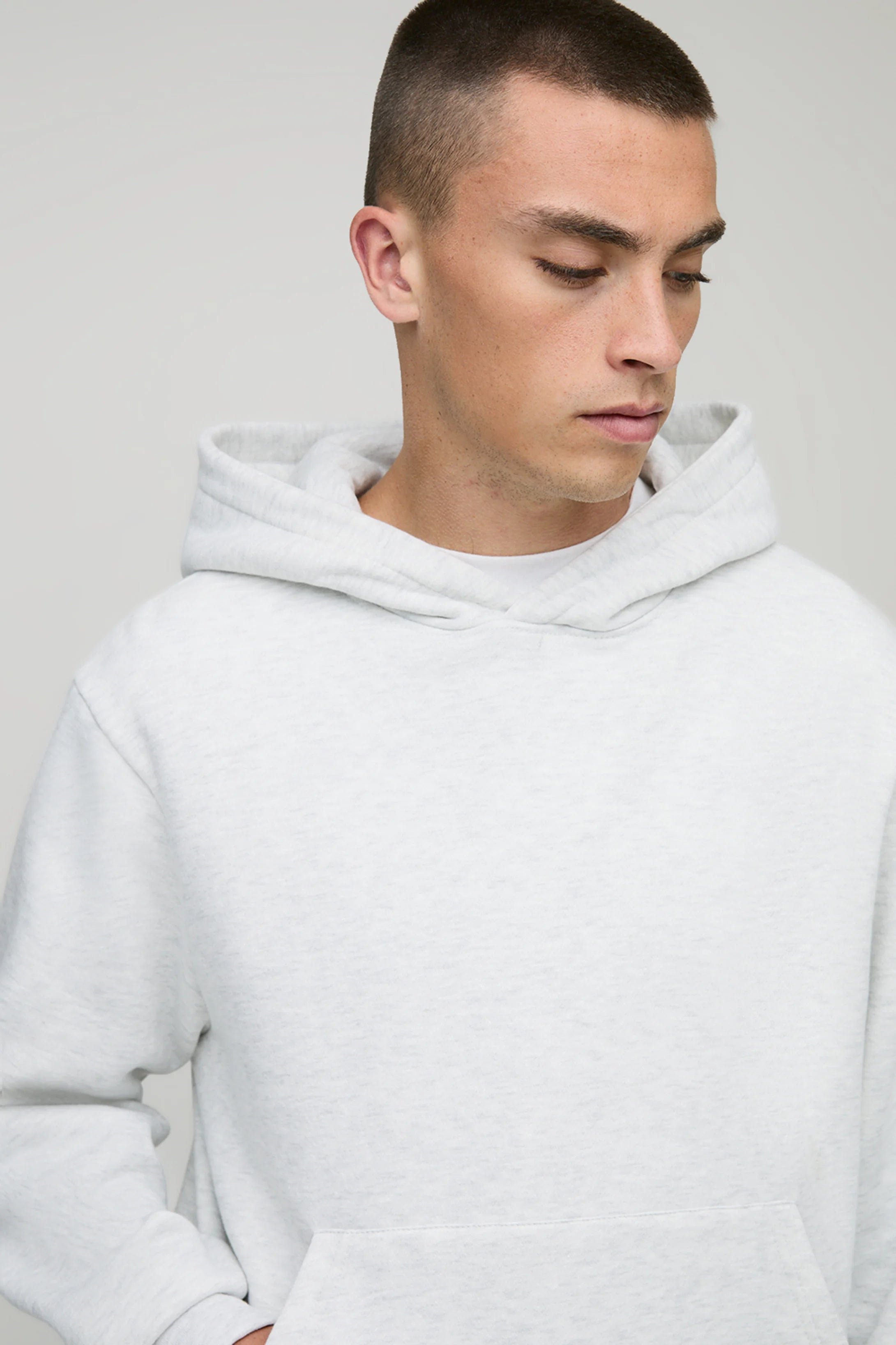 SWEAT À CAPUCHE OVERSIZE  BASIQUE